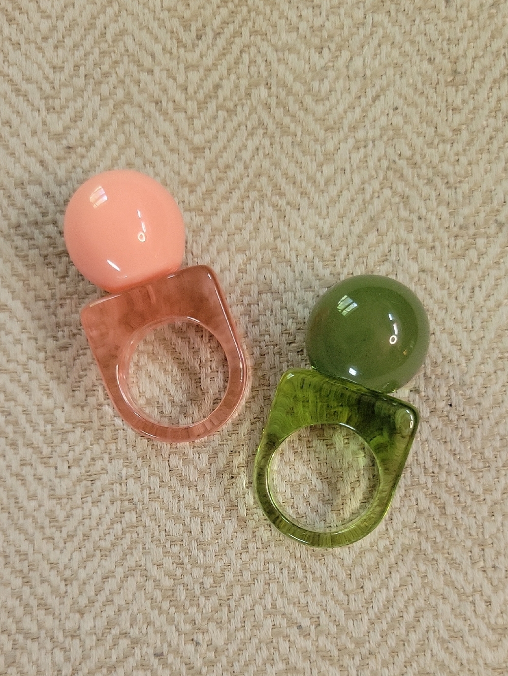 Funky Chunky Gumball Fashion Ring, Choice Of Color - Picture 8 of 8